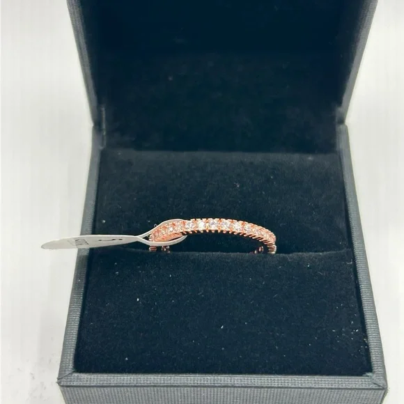 18k Gold Plated Chanel Set Ring 
Size 5,6,8,9 available - Picture 4 of 6